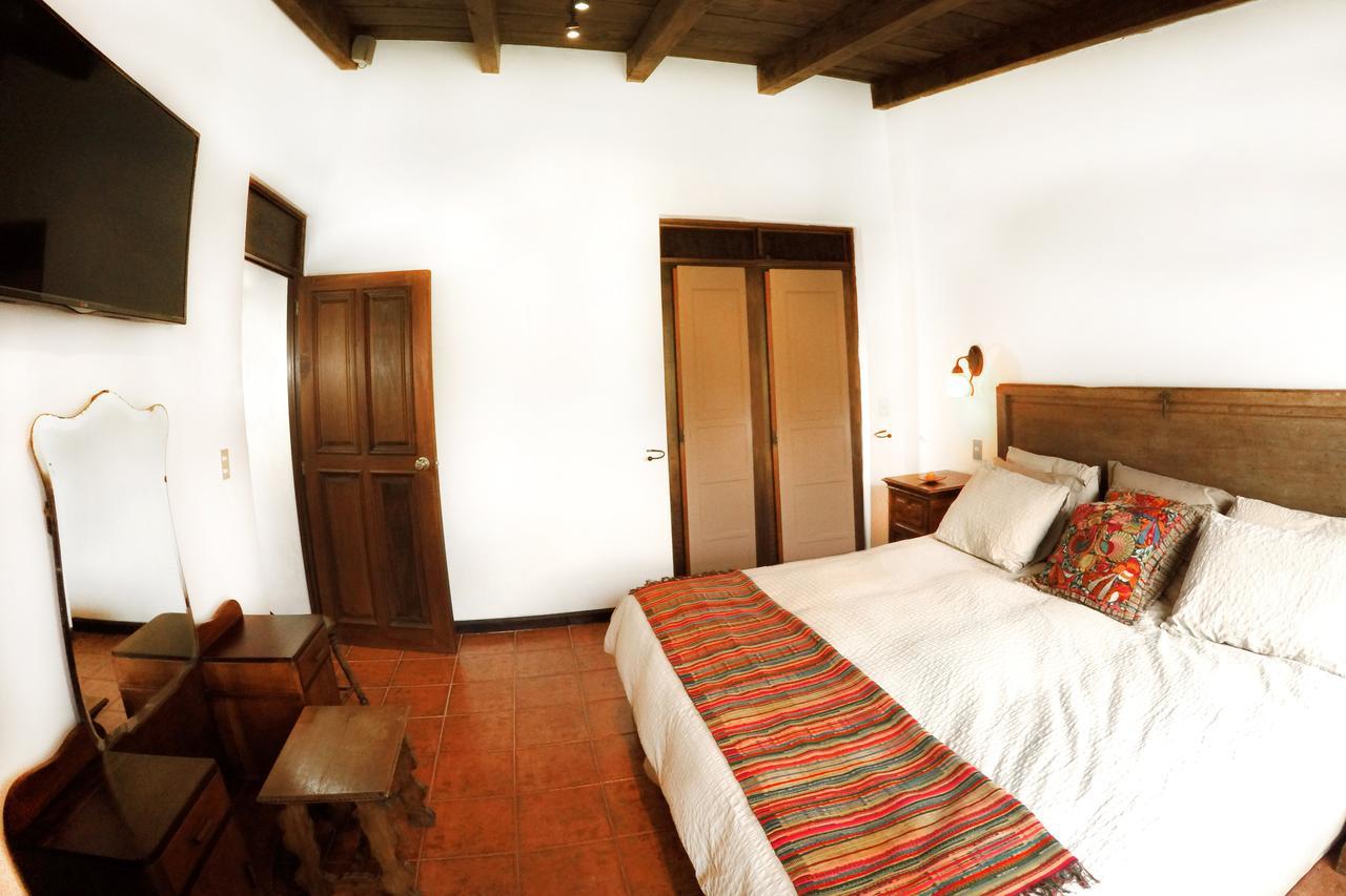 Villas Santa Ana Antigua ภายนอก รูปภาพ